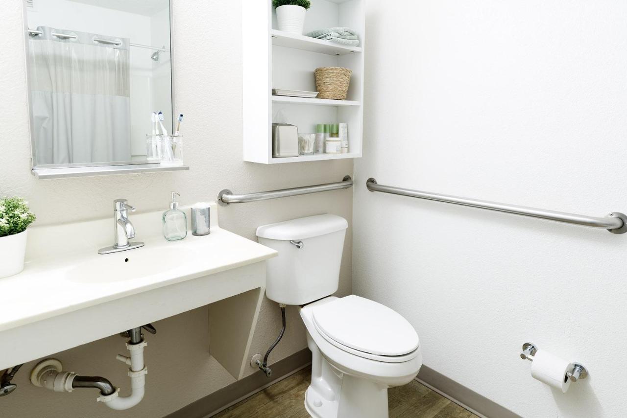 Intown Suites Extended Stay West Palm Beach Fl - Military Trail Rd Lake Park Zewnętrze zdjęcie